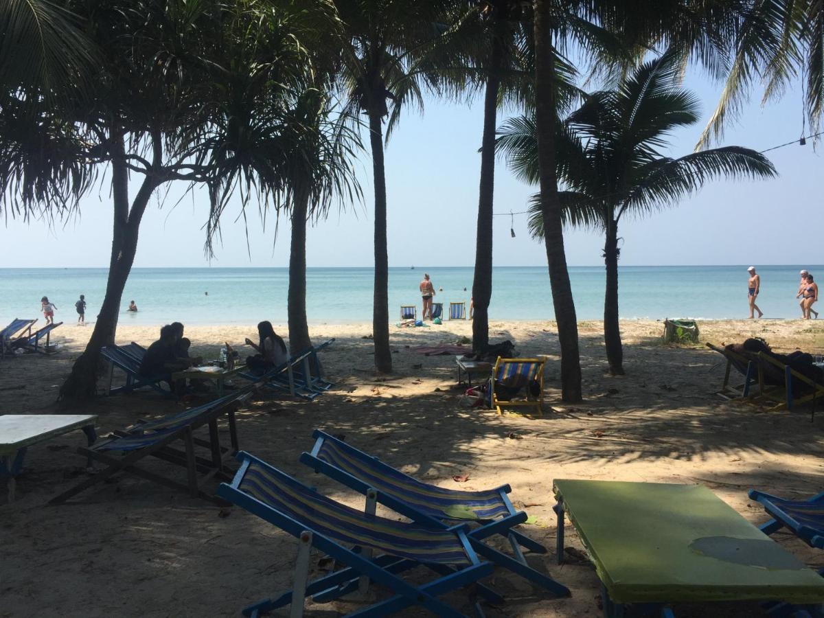 Harry'S Beach Club Бан-Пе Экстерьер фото
